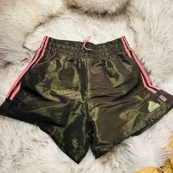 adidas Pants - ADIDAS SUNGLASS WOVEN SHORTS